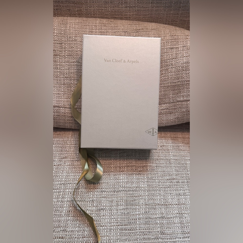 Authentic Van Cleef & Arpels Silver Box for Neckl… - image 2